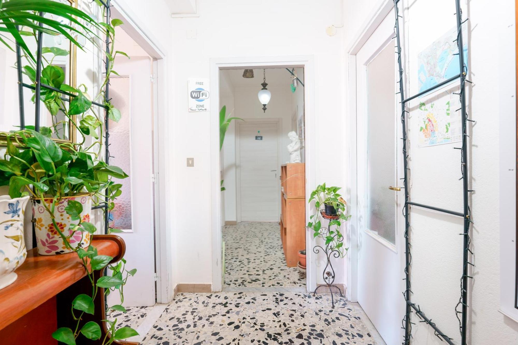 B&B Pothos - Eng Ita - Air Conditioning Wi-Fi Fridge Netflix Local Guide - Aria Condizionata, Frigo, Internet, Guida Locale Κάλιαρι Εξωτερικό φωτογραφία