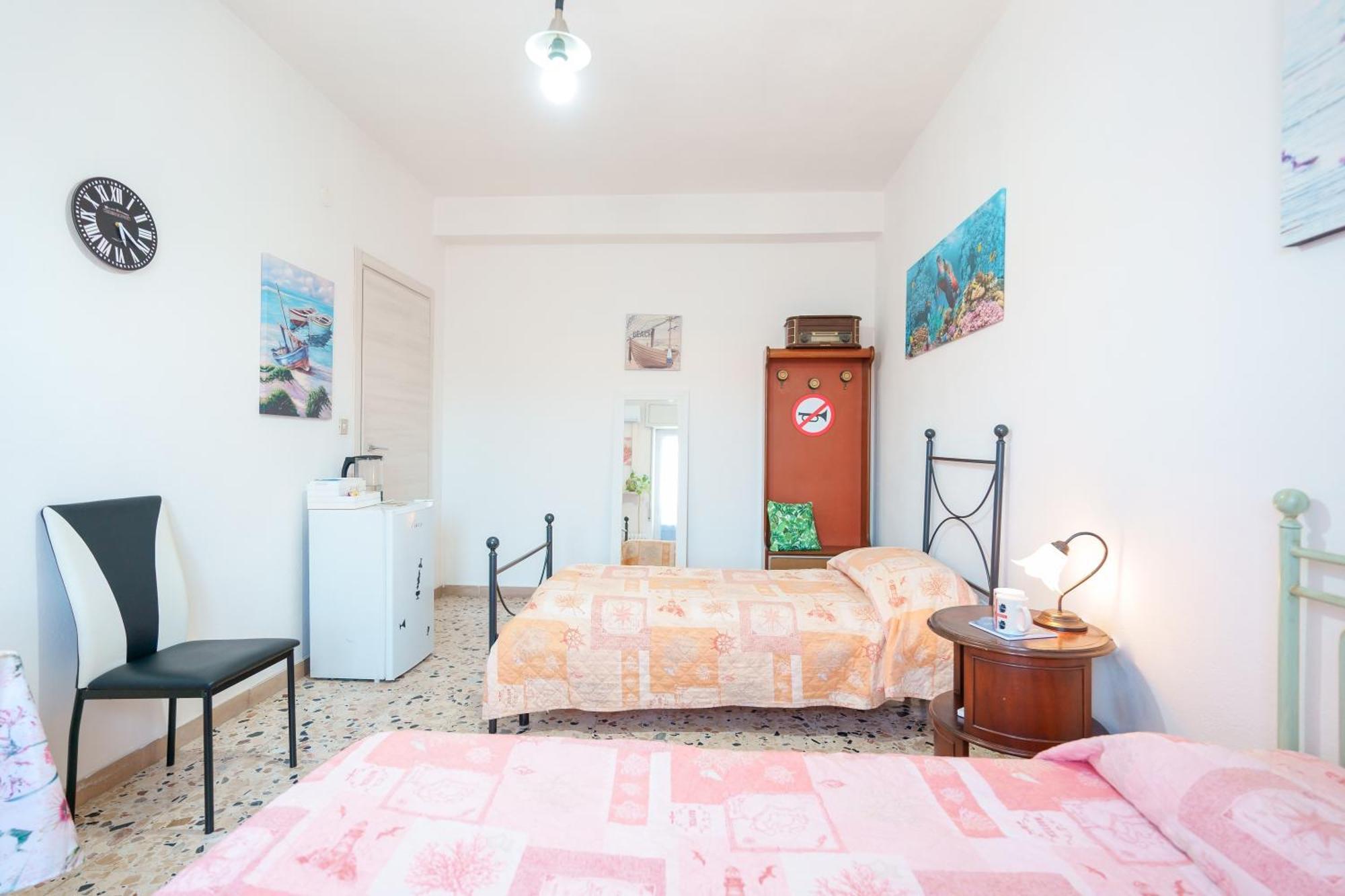 B&B Pothos - Eng Ita - Air Conditioning Wi-Fi Fridge Netflix Local Guide - Aria Condizionata, Frigo, Internet, Guida Locale Κάλιαρι Εξωτερικό φωτογραφία